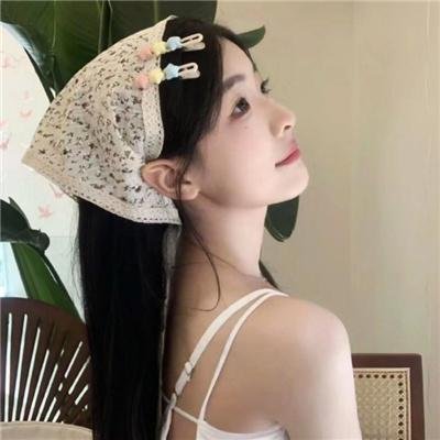 四个孩子走进银行